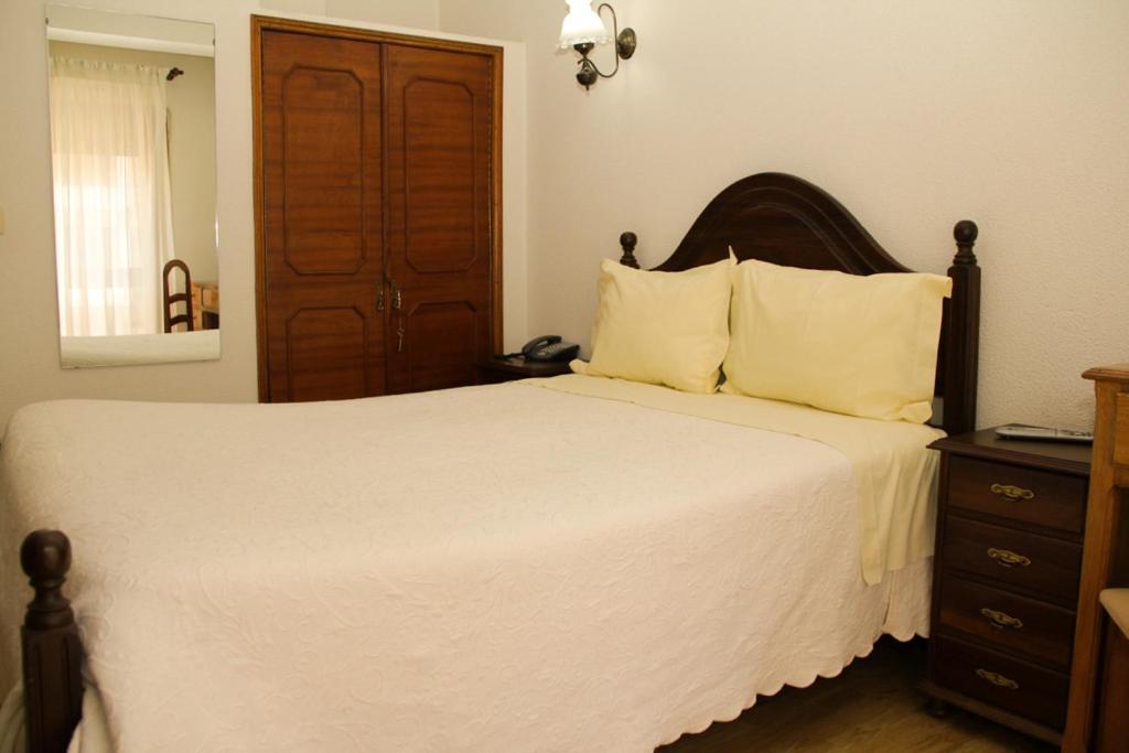 Sao Neutel Hotel Кавес Стая снимка